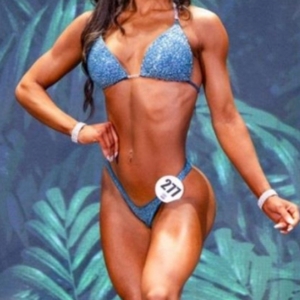 bikini-divas-frente